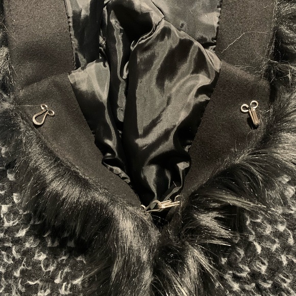 BELLA  AMORE  ITALY WOOL CAPE COAT - Picture 8 of 10